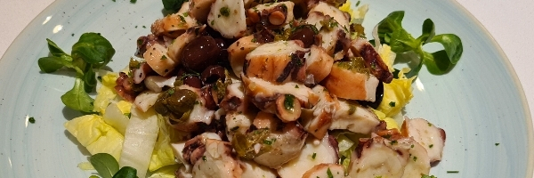 vendita insalata di polipo con olive capperi patate e aglio